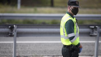 Multan a un guardia civil pillado en un botellón sin mascarilla durante las restricciones covid