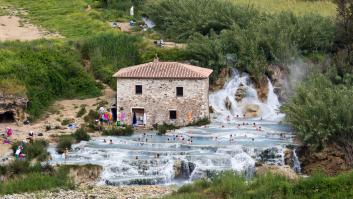 Las Termas de Saturnia: el paraíso de las aguas termales, gratis y al lado de tres de los pueblos más bonitos de Italia