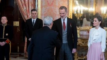 Un detalle de esta foto ha provocado burlas: una experta en protocolo explica que sí tiene sentido