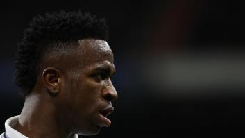 Vinicius solo necesita 3 palabras para responder a los que colgaron su muñeco de un puente de Madrid