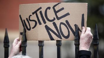 La paliza a otro joven negro hace revivir las reclamaciones para reformar la Policía en EEUU