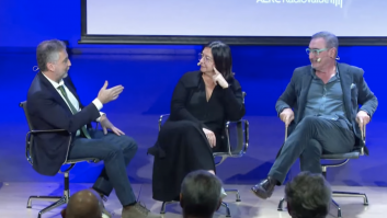 Se juntan Alsina, Barceló y Herrera y se produce esta notable escena