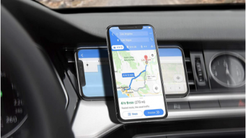 Encontramos el soporte de móvil para coche con más de 50.000 valoraciones en Amazon