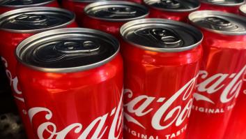 Una española que está en Japón prueba la Coca Cola transparente: el veredicto es automático