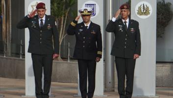 El país que hace el saludo militar más raro del mundo