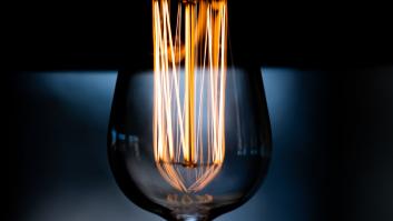 La luz marcará un precio por horas hasta un 50% inferior este miércoles 8 de marzo