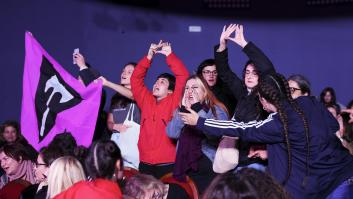 Un grupo de mujeres revienta un acto de Irene Montero por el 8-M y la ministra les da la palabra