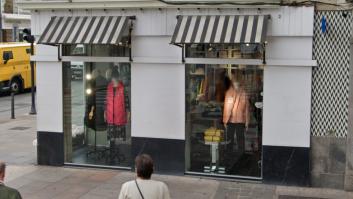 Una tienda de Vitoria anuncia su cierre con un polémico cartel de denuncia: "Acoso homófobo"