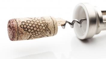 Un experto señala el trucazo definitivo para alargar la vida útil del vino una vez abierto