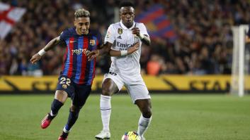 El Barcelona adelanta al Real Madrid en el descuento (2-1) en un Clásico decisivo