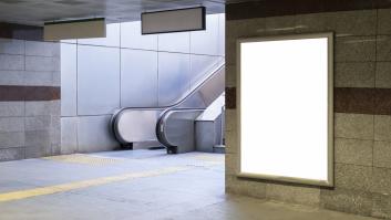 El vídeo de lo que hace una mujer a la entrada de un metro que triunfa en Tik Tok