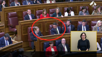 El surrealista momento de Abascal con Tamames: no arranca, se lía con el reloj y le suelta esto