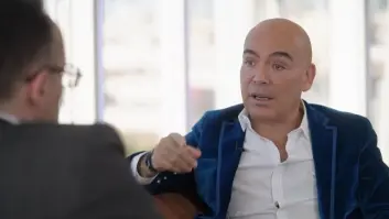 Kike Sarasola sorprende a Risto con el mensaje directo que le envía a Ayuso: "¡Menudas cervezas!"