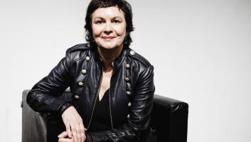 La RAE nombra a la escritora Clara Sánchez para ocupar su silla X tras el fallecimiento de Francisco Brines