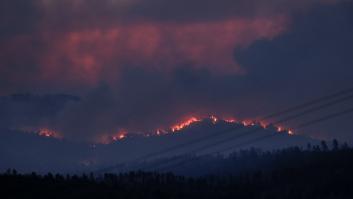 La humedad y la ausencia de viento impiden que el incendio de Villanueva de Viver (Castellón) avance