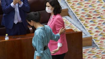 Ayuso activa la maquinaria para "volar libre" y atraer a los votantes de Vox que la prefieren antes que a Monasterio