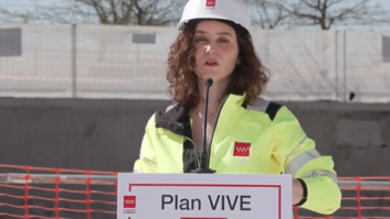 El cómico lapsus de Ayuso: empieza cargando contra el Gobierno central y termina echándose la culpa