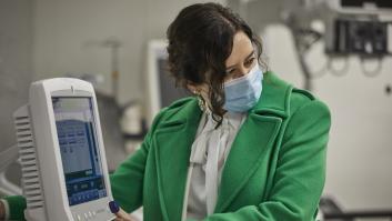 Las dos versiones de Ayuso: de las residencias medicalizadas al "se iban a morir igual"