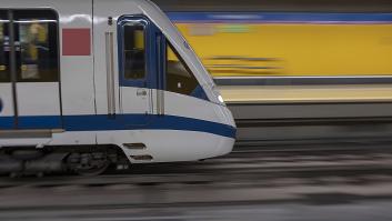 Se para diez minutos uno de los vagones del Metro de Madrid y la razón es completamente imprevisible