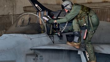 Los cazas españoles instalan un preciso láser para las bombas teledirigidas