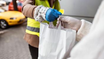 La policía desmantela una cola del hambre por la queja de un vecino