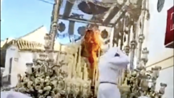 Muestran el duro momento que no se vio del incendio de la imagen de la Virgen del Rocío en llamas