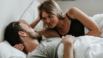 Miedo, vergüenza o rechazo: por qué los españoles no hablan de sexo con sus parejas y cómo cambiarlo