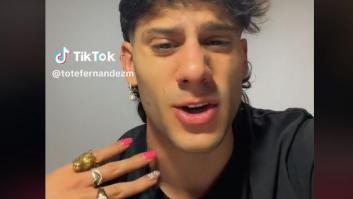 Este futbolista remueve conciencias al responder a los que le critican por llevar las uñas pintadas