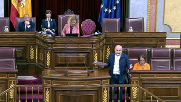 La presidenta del Congreso reprende a este diputado del BNG por su comentario sobre Juan Carlos I