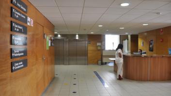 El misterioso maletín 'abandonado' en un hospital de Barcelona cargadito con billetes: 64.000 euros