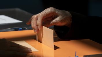 Si pido el voto por correo para las elecciones vascas, ¿puedo votar en una mesa electoral?