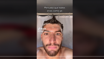 Un influencer saca el gran debate de la esponja en la ducha y el farmacéutico más famoso de TikTok desmantela su teoría