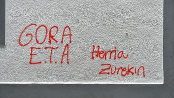 ETA, una alargada sombra en España cinco años después de su disolución