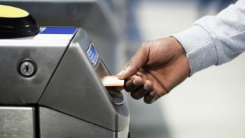 La "trampa de los segundos": multan con 140 euros a Marco por sacar el billete del tren 17 segundos tarde, pese a haberlo pagado