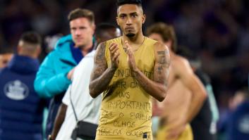 Xavi cambia a Raphinha, se saca la camiseta y envía este mensaje a Vinicius