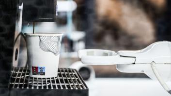 Un usuario de TikTok muestra cómo trabajan los robots en una cafetería de Corea del Sur