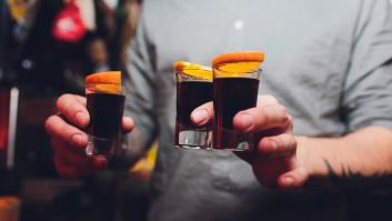 Es la bebida de moda entre jóvenes, pero en su día las tropas nazis la usaban como analgésico