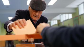 Detenidos, héroes, monjas, loros y olvidos: las anécdotas de la mañana electoral del 28M