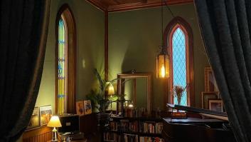 Compran una iglesia y la transforman en una casa idílica