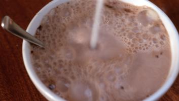 Una especialista prueba a ciegas los cacaos solubles y elige la mejor marca: hay sorpresa