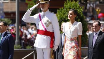 Letizia, el centro de todas las miradas con el 'look' escogido para el Día de las Fuerzas Armadas