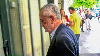 El Constitucional admite a trámite los recursos de Griñán, Chaves y otros 10 condenados por los ERE