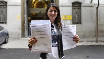 Macarena Olona rompe a llorar al conocer que su partido podrá presentarse a las generales