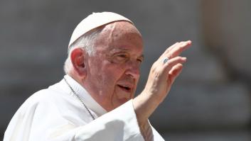 El Papa permite bendecir a parejas homosexuales siempre que no imite el rito del matrimonio