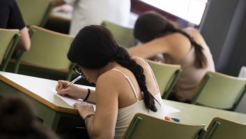 Esta es la diferencia entre revisión simple y doble corrección en los exámenes de la EVAU