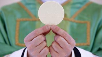 La 'loca' definición del arzobispo de Toledo sobre qué es la Eucaristía