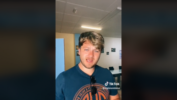 Este inglés arrasa en TikTok con las tres frases que son básicas para vivir en Andalucía: "Tienen mucho arte"