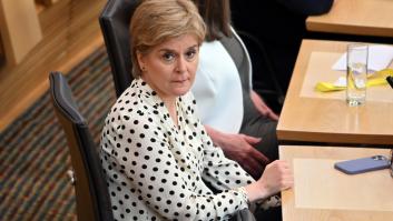 La policía detiene a la exministra principal de Escocia, Nicola Sturgeon, durante la investigación por la financiación de su partido