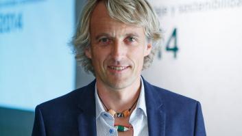 La demoledora respuesta de Jesús Calleja a una seguidora que llamó "chorrada" al Orgullo