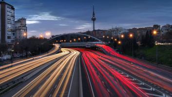 Llega a Madrid conduciendo y deja constancia de todo lo que ve en un vídeo que ya está arrasando